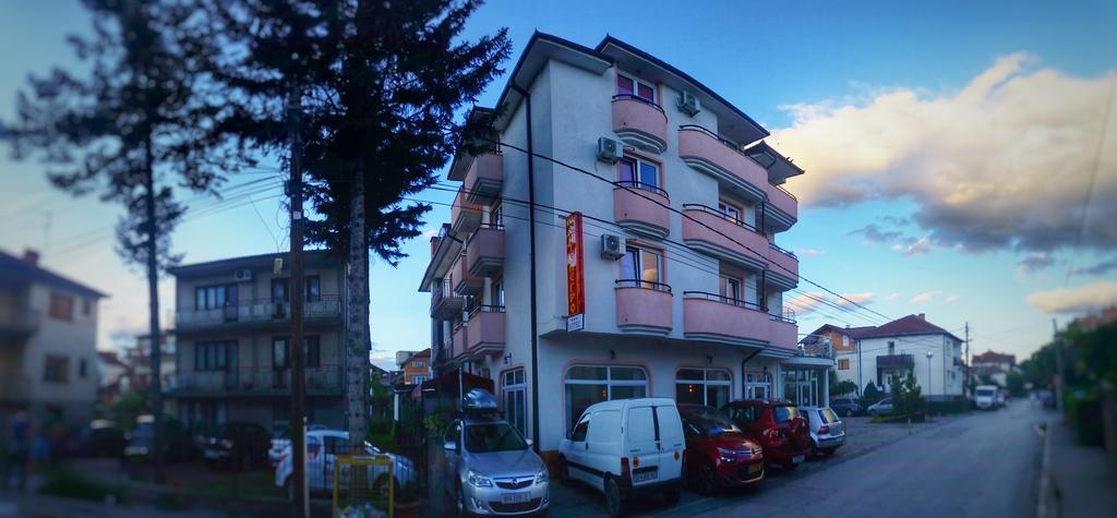 Hotel Montenegro Struga Exteriör bild