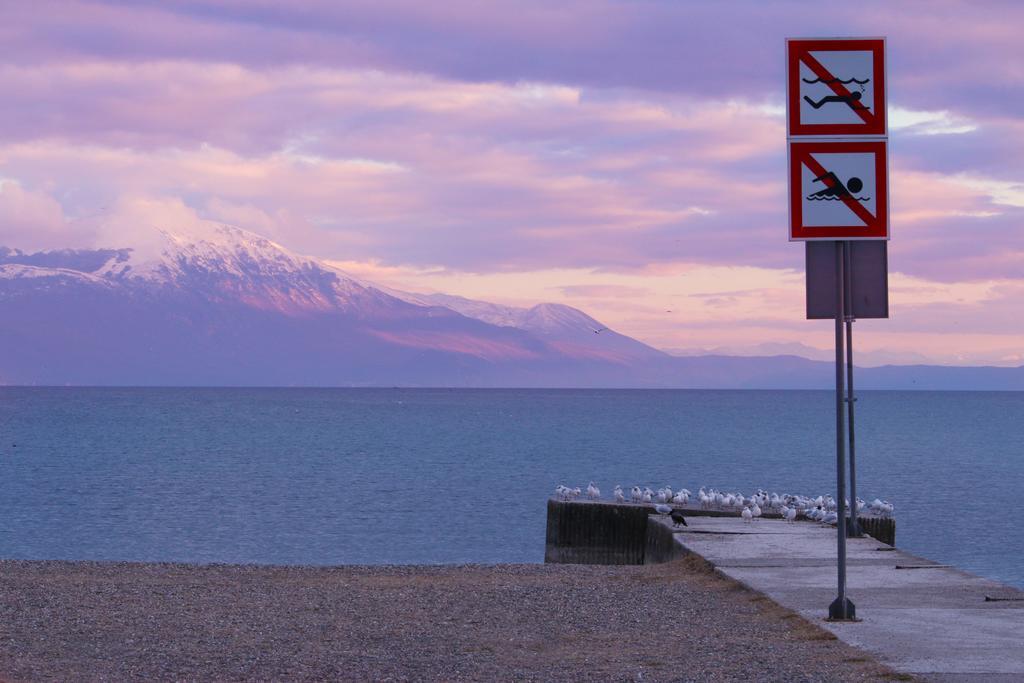 Hotel Montenegro Struga Exteriör bild