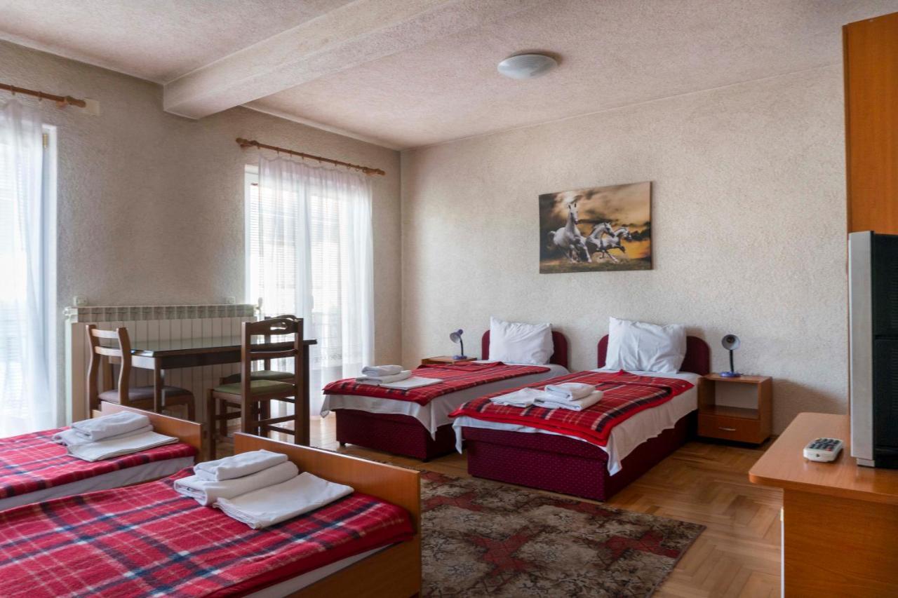 Hotel Montenegro Struga Exteriör bild