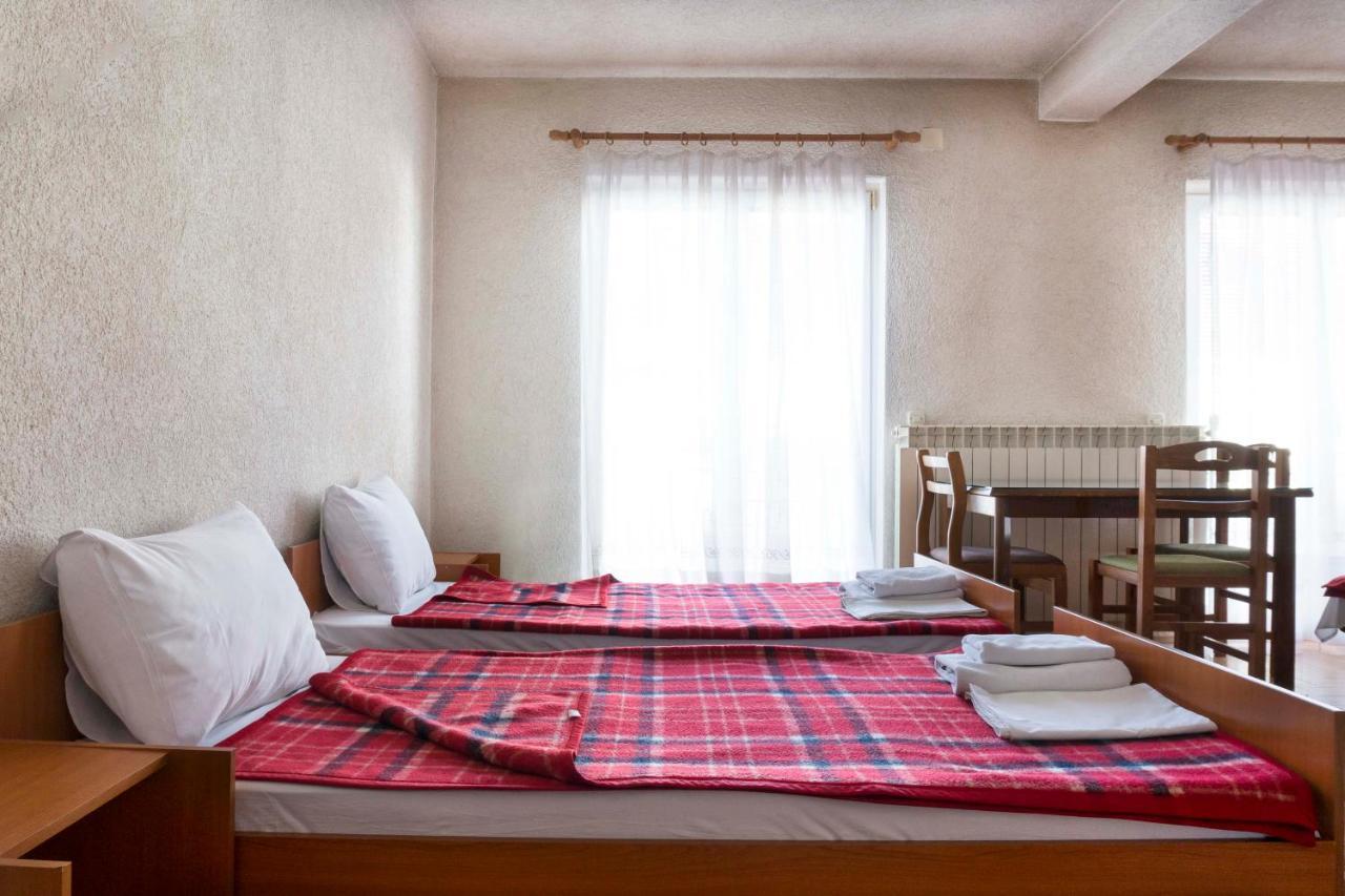 Hotel Montenegro Struga Exteriör bild