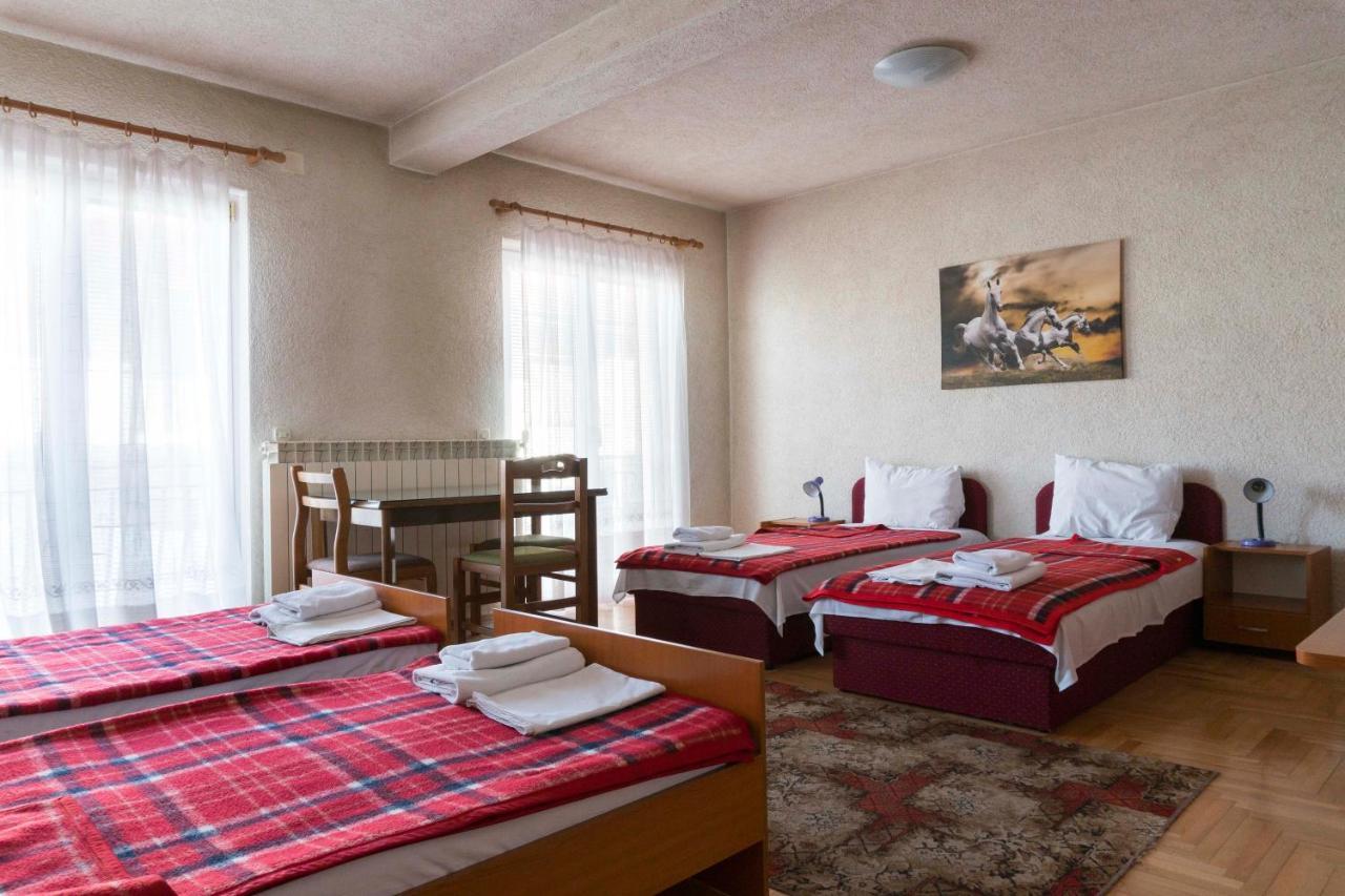 Hotel Montenegro Struga Exteriör bild